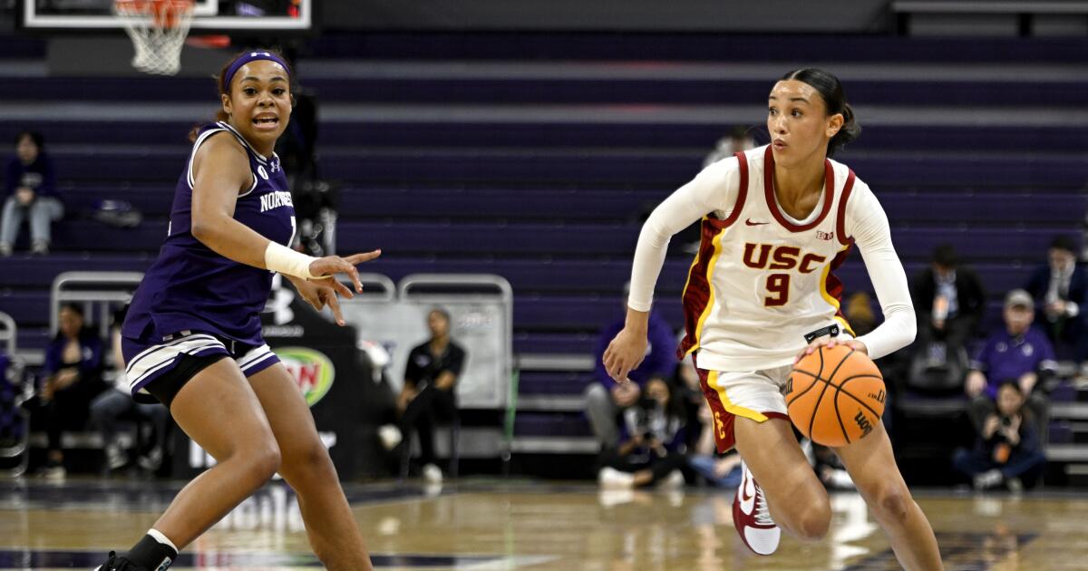 USC women's basketball routs Northwestern, extends win streak