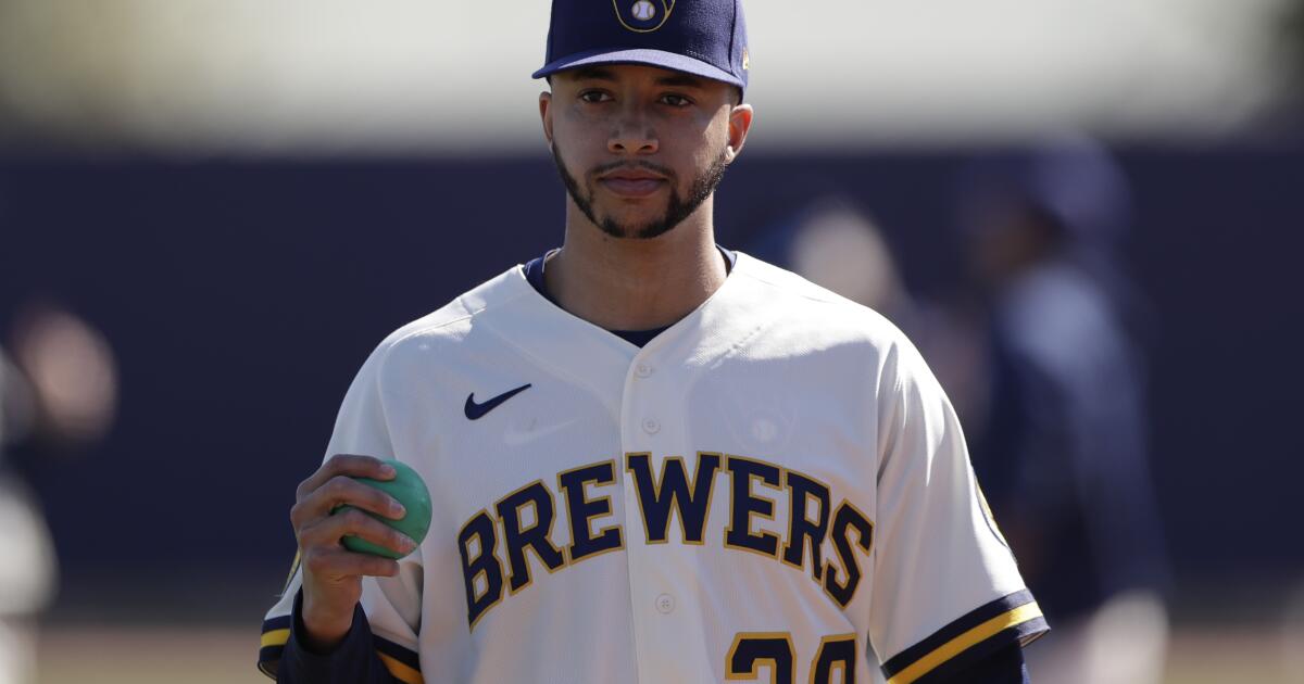 Mariners centre fielder Kyle Lewis wins AL Rookie of the Year award