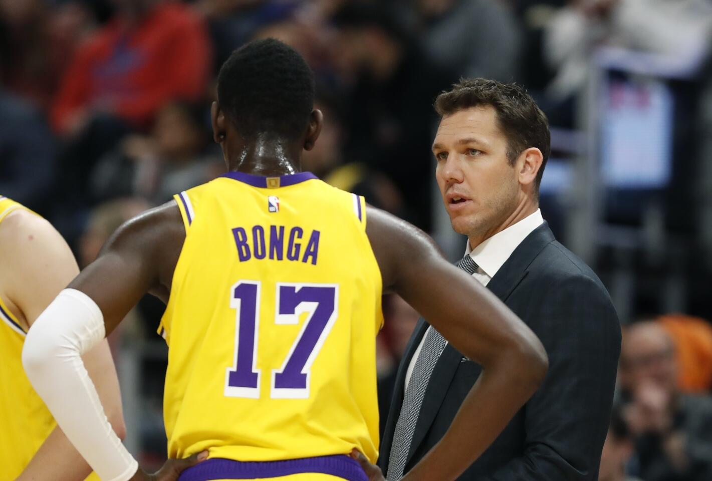 Isaac Bonga, Luke Walton