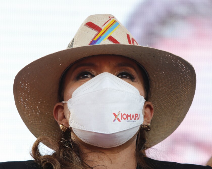 La candidata presidencial del Partido Libre, Xiomara Castro, asiste a un mitin de clausura