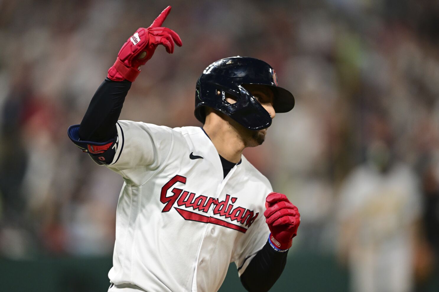 Cleveland Guardians top San Diego Padres 3-1