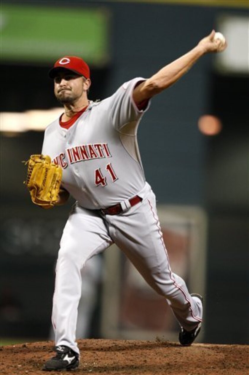 In this Sept. 24, 2008 file photo, Cincinnati Reds relief pitcher Jeremy Affeldt pitches in a baseball game against the Houston Astros in Houston. Affeldt has become the first of 171 free agents to agree to a contract, striking a two-year deal with the San Francisco Giants, Monday Nov. 17, 2007. (AP Photo/Bob Levey, File)