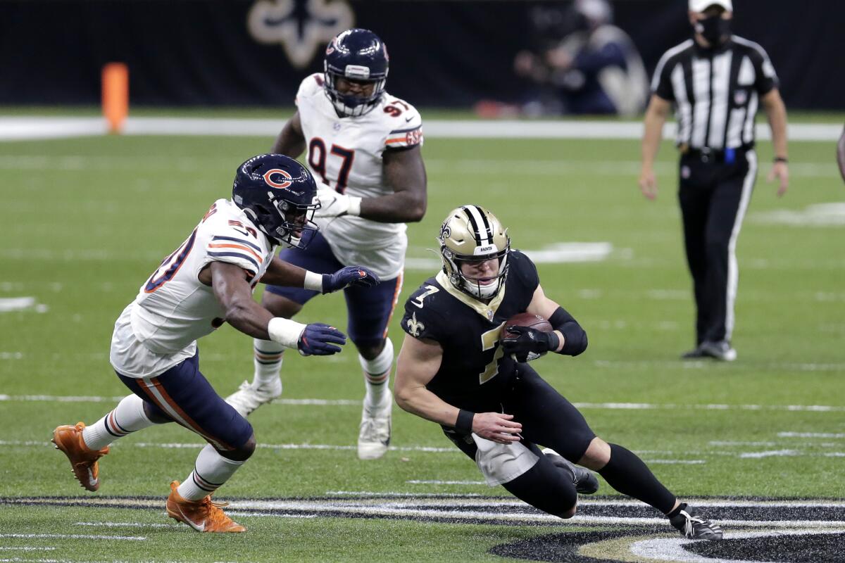 Saints' Taysom Hill is a do-it-all quarterback - Los Angeles Times