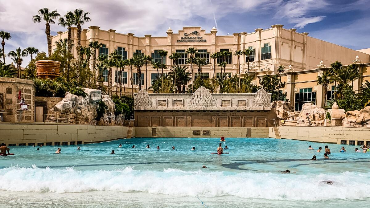 Paris Las Vegas Pool: Hours, Cabanas, Food & More In 2023