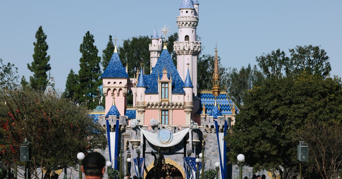 Disneyland için SoCal sakinlerinin biletleri geri döndü