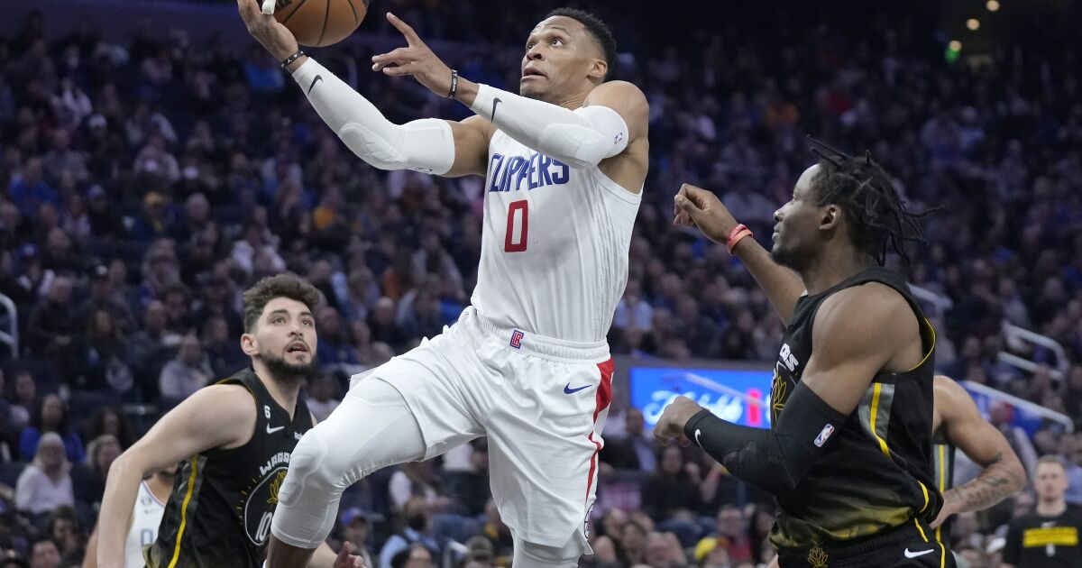 Clippers blow double-digit lead in second half as they fall to Warriors