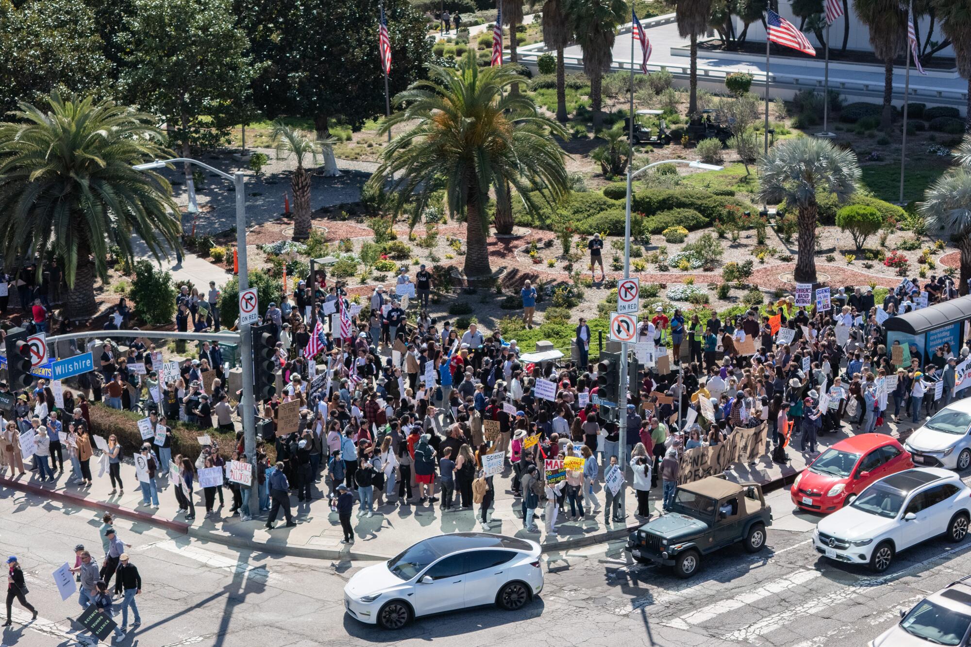 Hundreds of scientists from UCLA, USC protest Trump policy changes ...