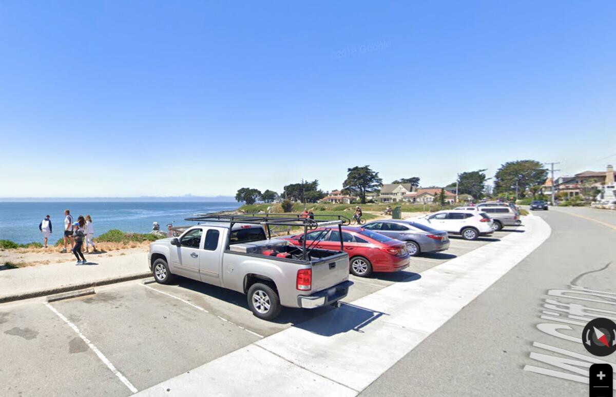 Two drown after being swept off rocks in Santa Cruz