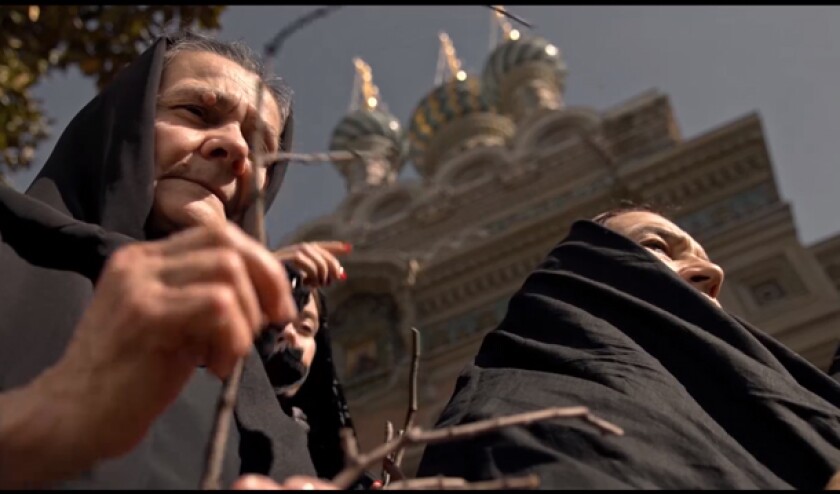 Una scena da San Diego Rib "Nicholas, Anna e Sergey" Girato fuori da una chiesa ortodossa russa a Firenze, Italia.