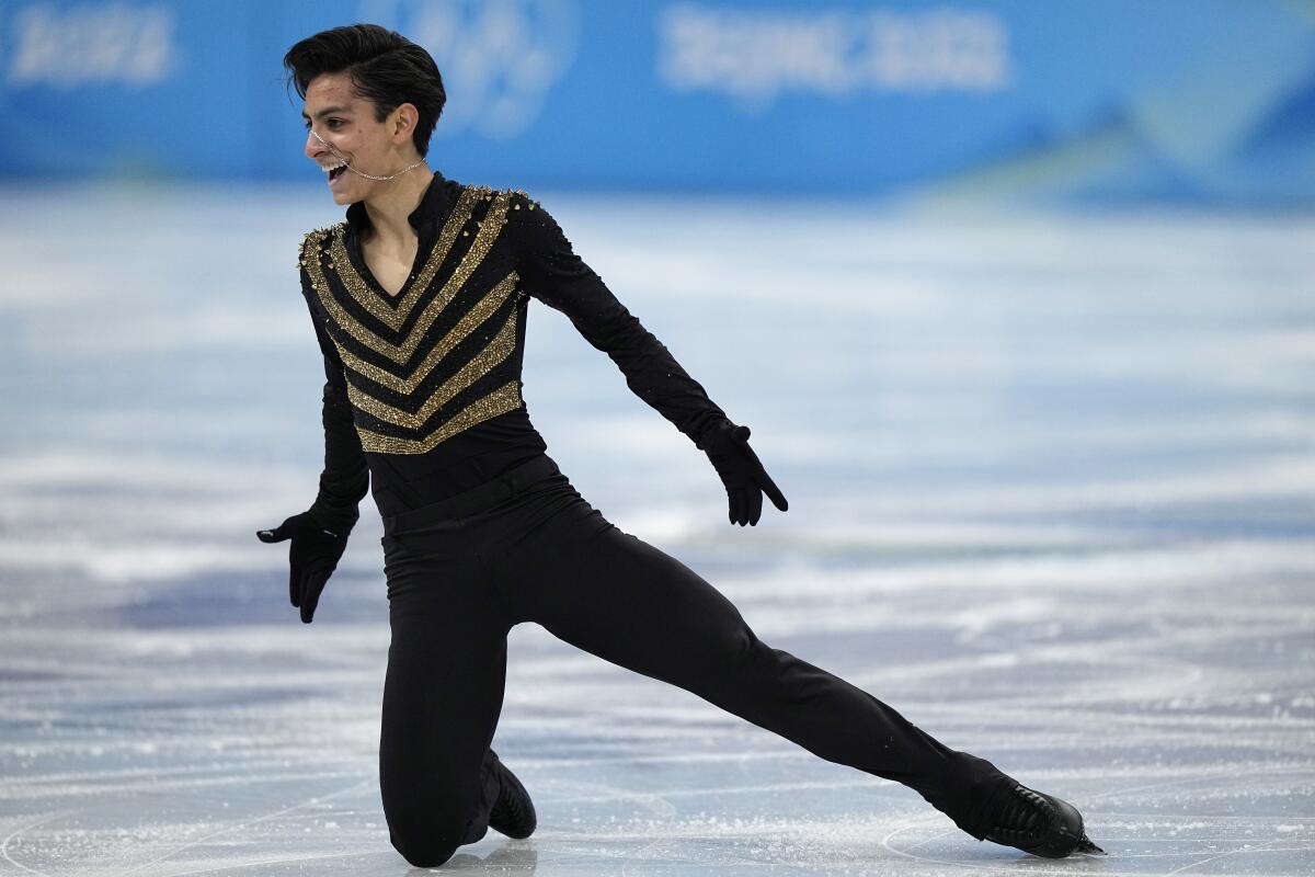 Mexico's Donovan Carrillo skates at the 2022 Olympics.