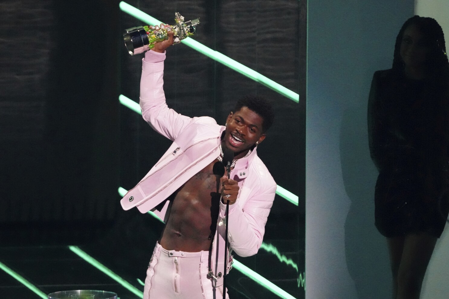 Lil Nas X Wins Video Of The Year At The 21 Mtv Vmas Los Angeles Times Lil Nas X Wins Video Of The Year At The 21 Mtv Vmas Los Angeles Times