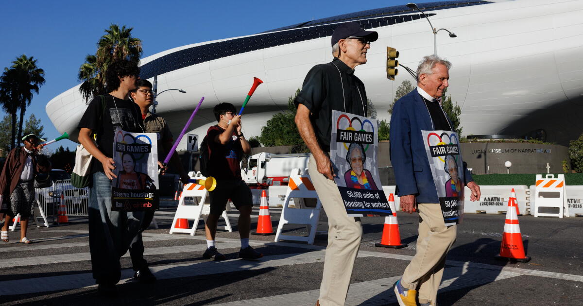 Jedi-themed protest outside Lucas Museum targets L.A. Olympics over worker rights