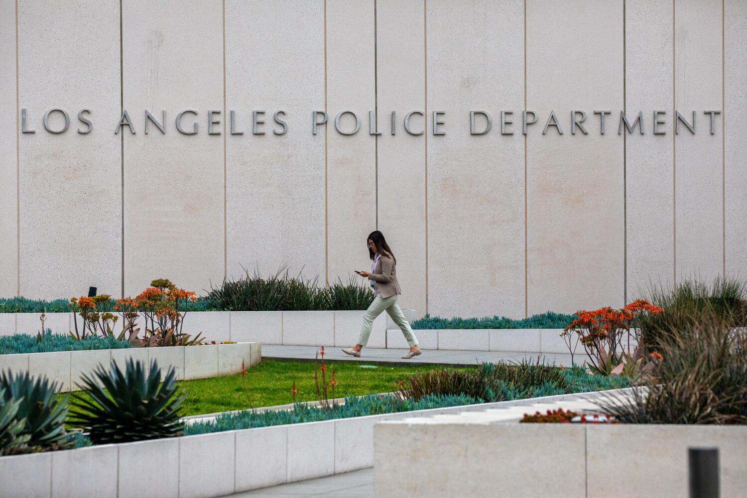 Family to receive $250,000 in case of LAPD officer who fondled dead woman's breast