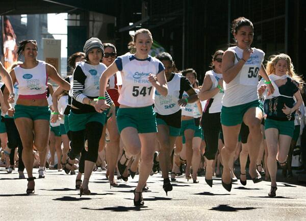 World's most runners in a high heels sprint