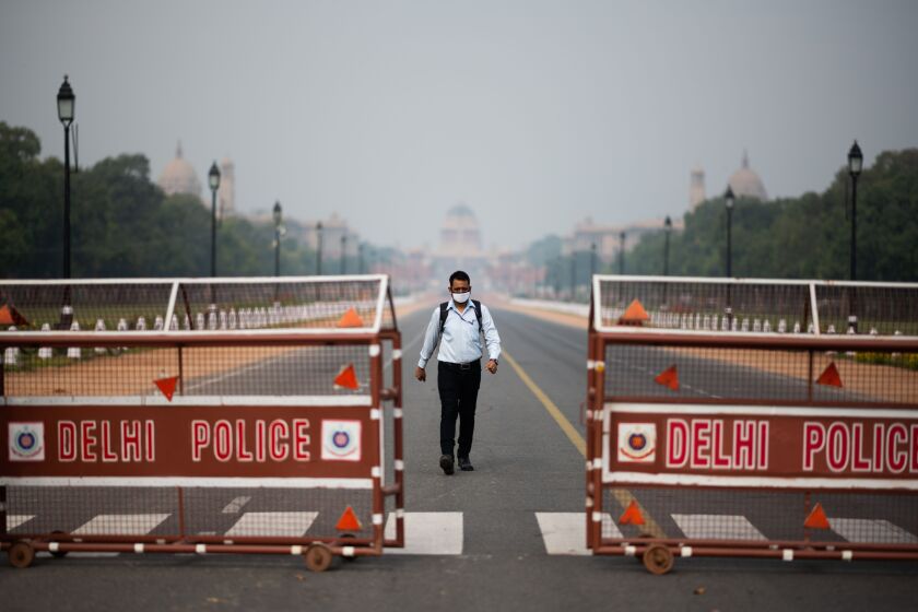 World&#39;s biggest lockdown: 1.3 billion Indians ordered to stay home to fight  coronavirus - Los Angeles Times