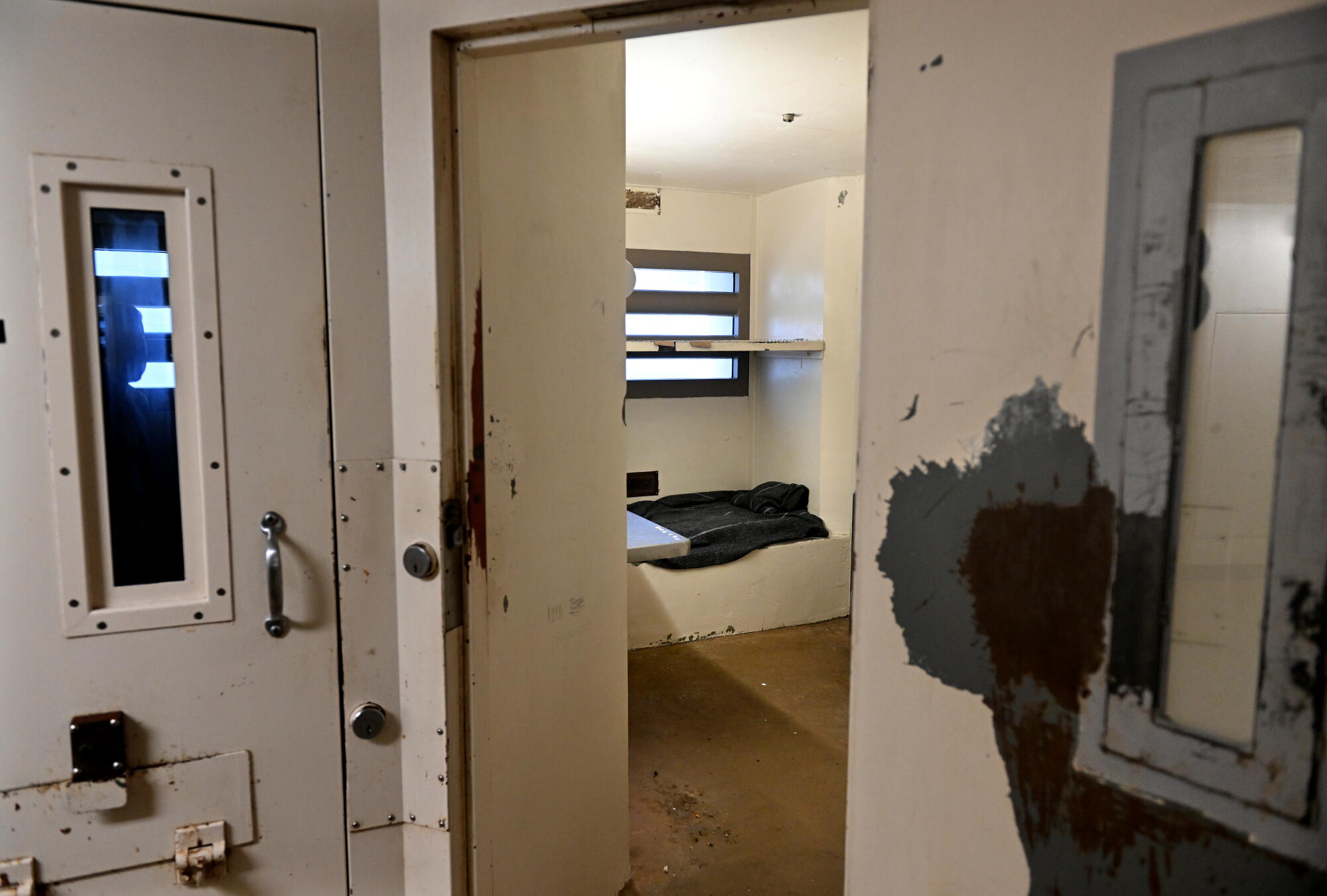 Jail In California Advocates push to limit solitary confinement in California jails - Los ...