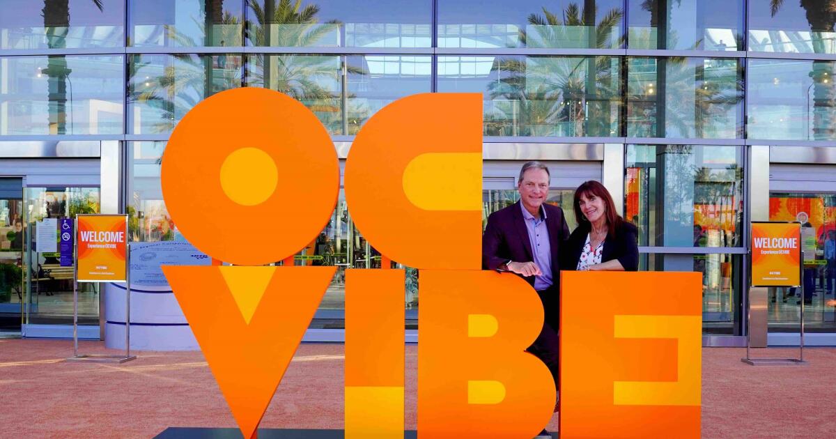 Column: The Ducks are O.C.’s model sports franchise. Could their owner save the Angels? Column: The Ducks are O.C.’s model sports franchise. Could their owner save the Angels?