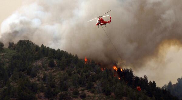 Colorado: Helicopter at Waldo Canyon fire