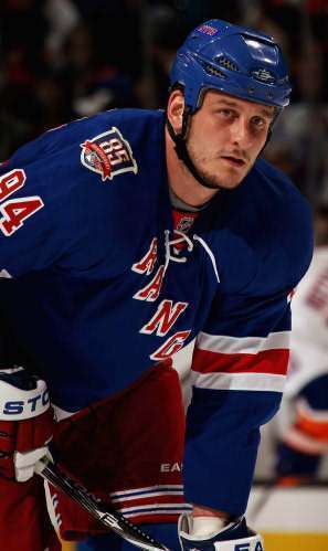 Boogaard family files lawsuit blaming NHL for son's death