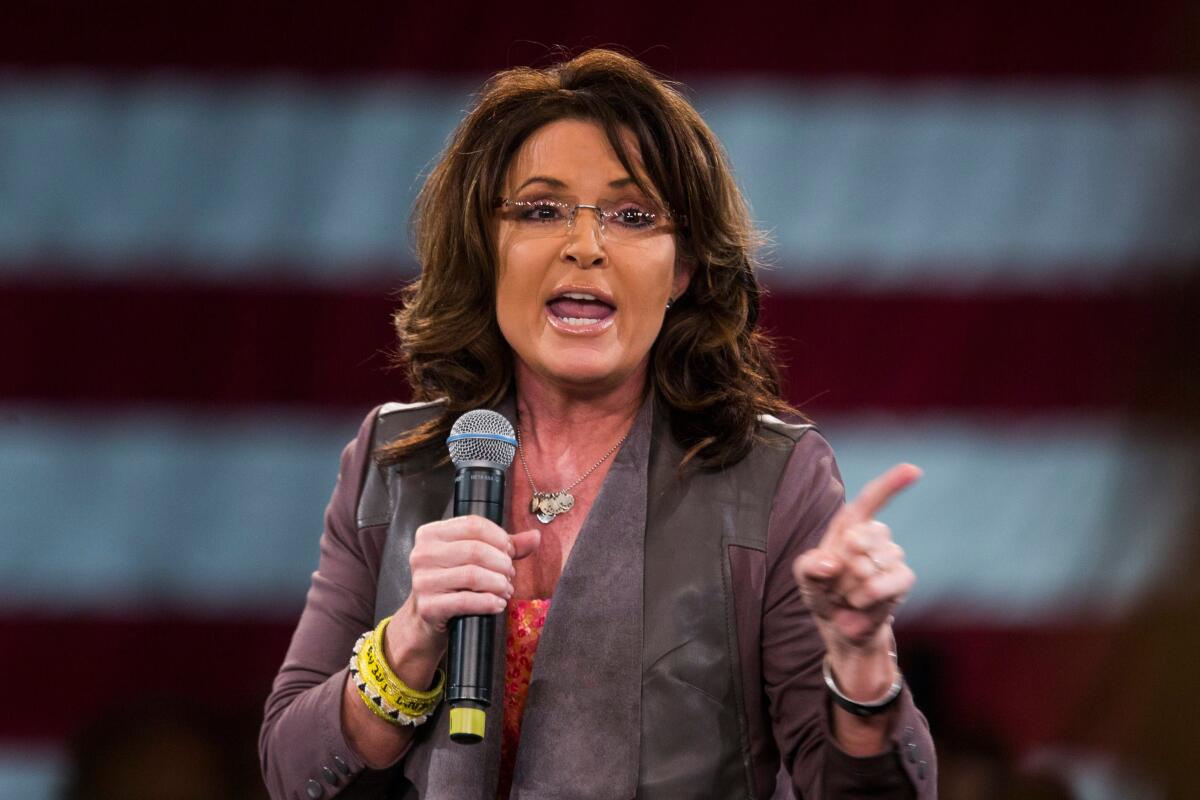 Sarah Palin cenó dentro de un restaurante pese a no tener vacuna anticovid