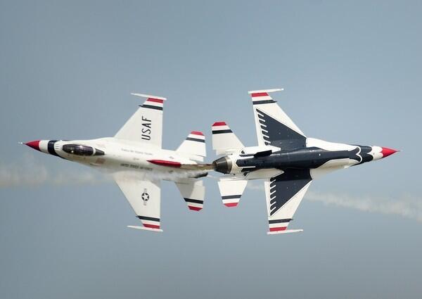 The Thunderbirds fly over Kogalniceanu airport.