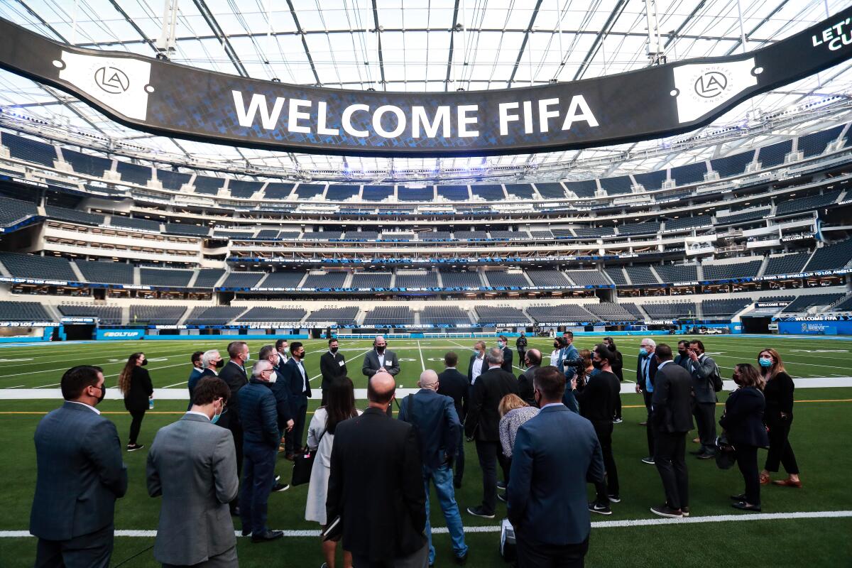 El Comité Anfitrión llevó a FIFA y a U.S. Soccer  