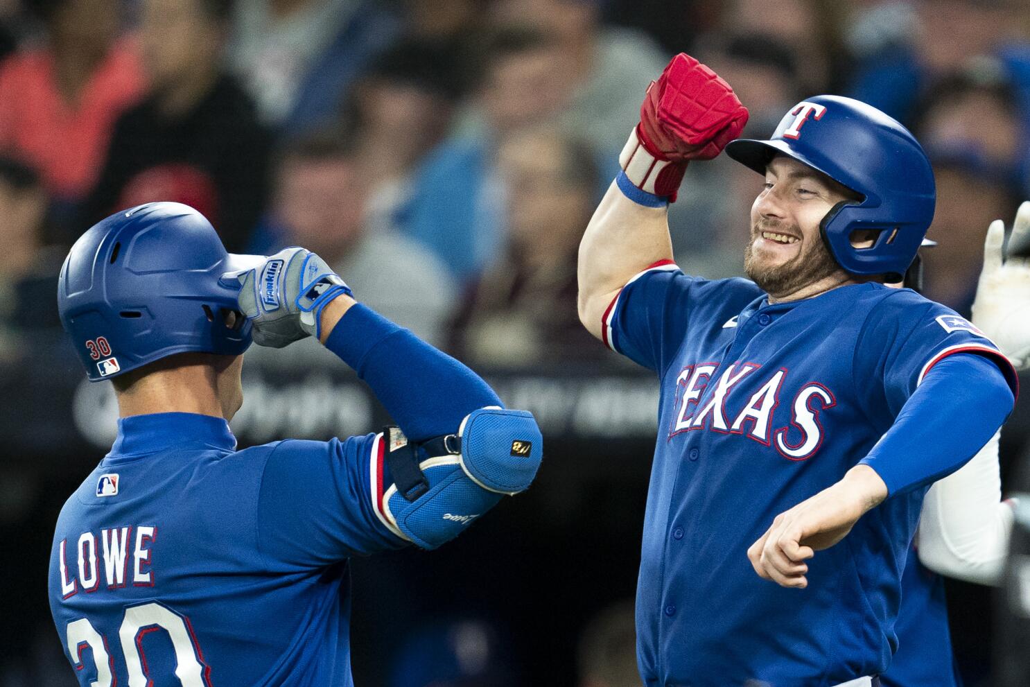 Montgomery sharp, Rangers hit 3 HRs to win fifth straight, beat