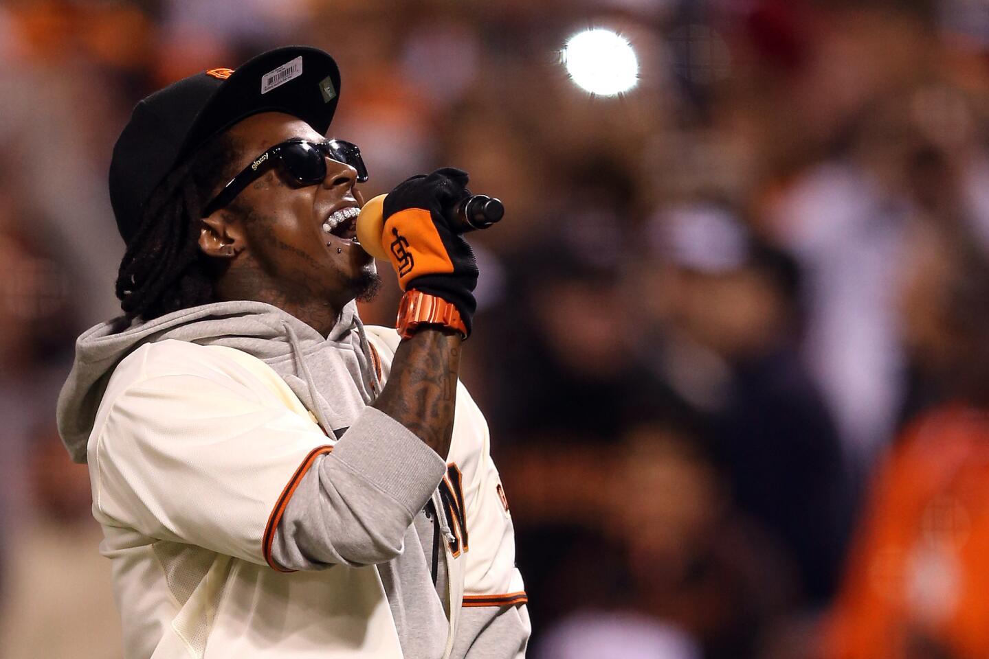 Lil'Wayne suffers migraine and dehydration on private jet