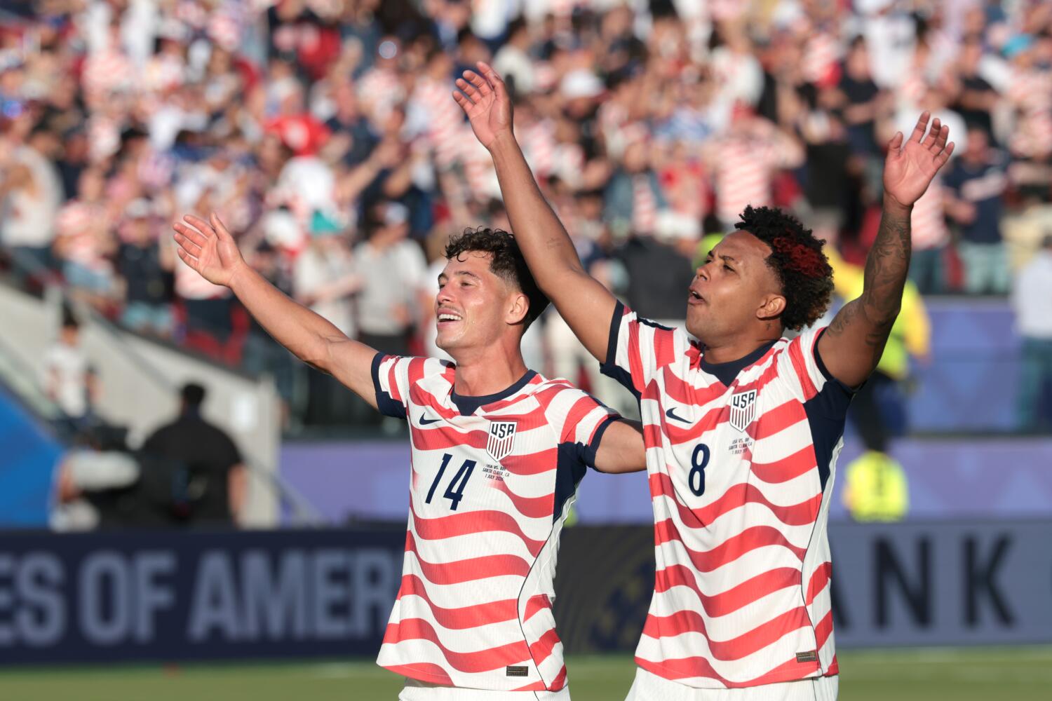 U.S. advances to round of 16 with thrilling win over Bosnia-Herzegovina despite red card