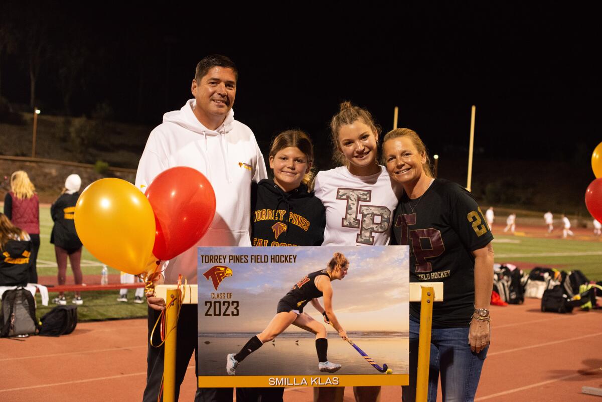 Senior Smilla Klas with her family.