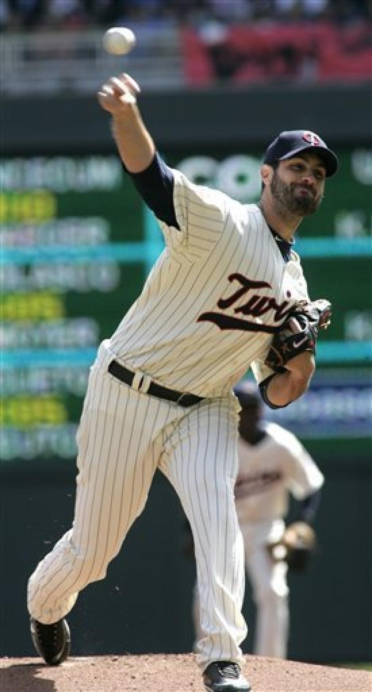 ORLANDO HUDSON SAN DIEGO PADRES ACTION SIGNED 8x10