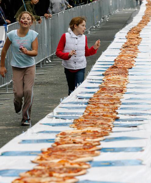 World's longest line of pizzas