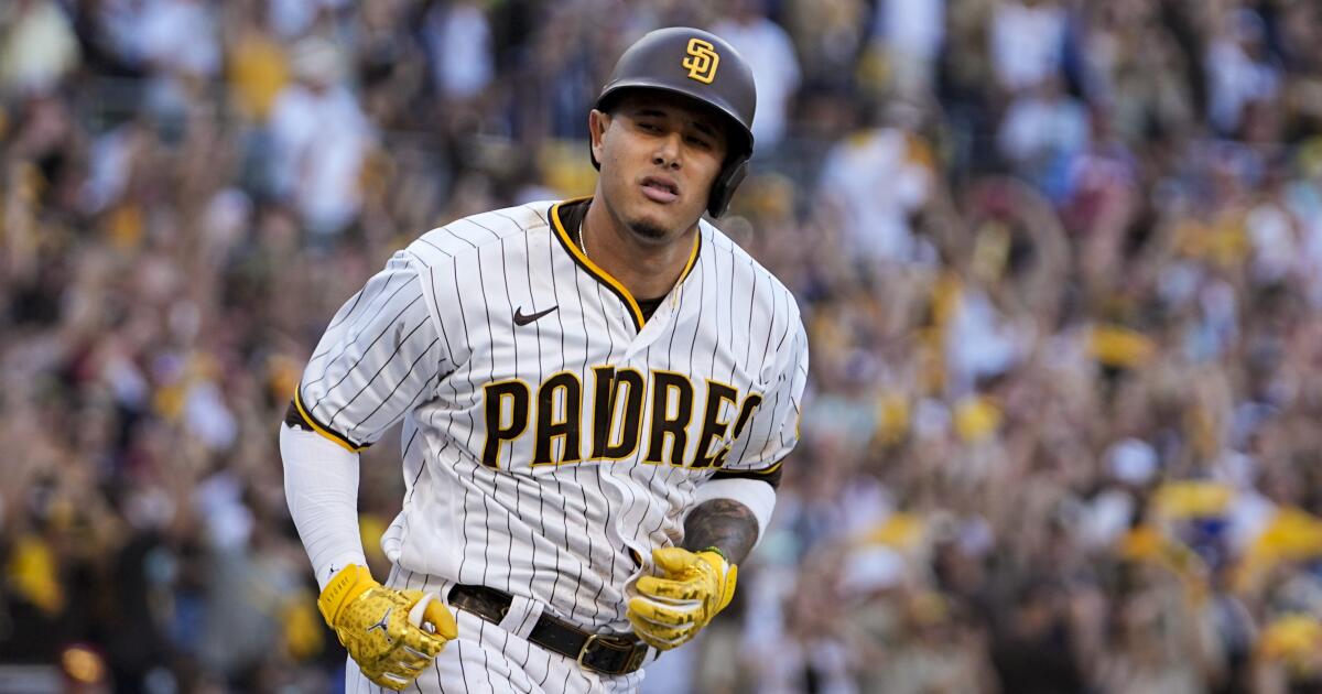 Manny Machado, Padres reach 11-year, $350 million deal, per source: Is the  contract length a good decision? - The Athletic