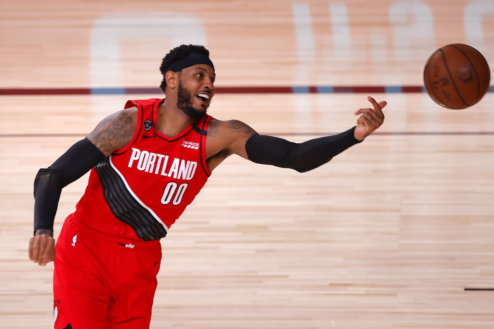 Nba Playoffs Lakers Dominate Trail Blazers In Game 2 Win Los Angeles Times