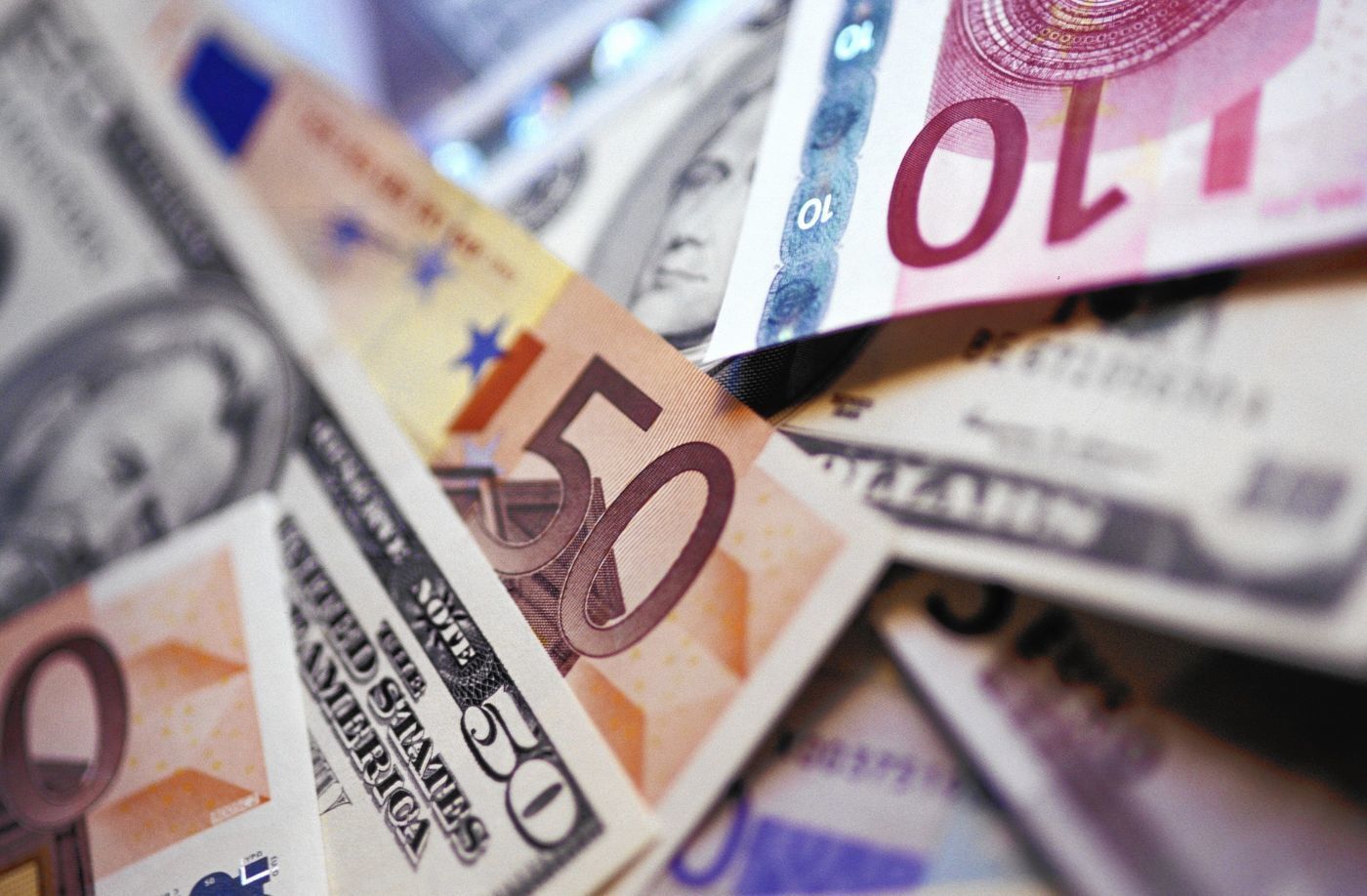 rizo pereza campo Euros o dólares? La elección equivocada puede ser costosa - Los Angeles  Times