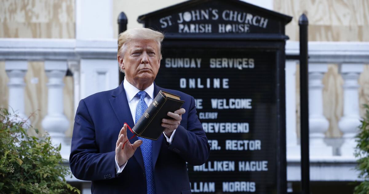 Lettres à l’éditeur : une Bible Trump ?