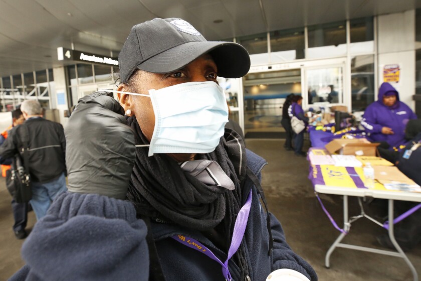 505091_la-me_coronavirus-lax-Workers_2_ALS.jpg