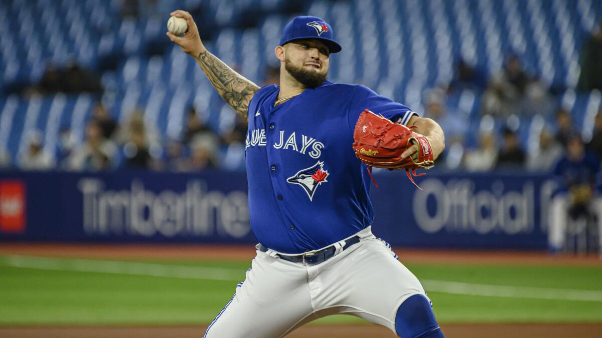 Manoah goes 7 to win again, Blue Jays beat Red Sox 1-0