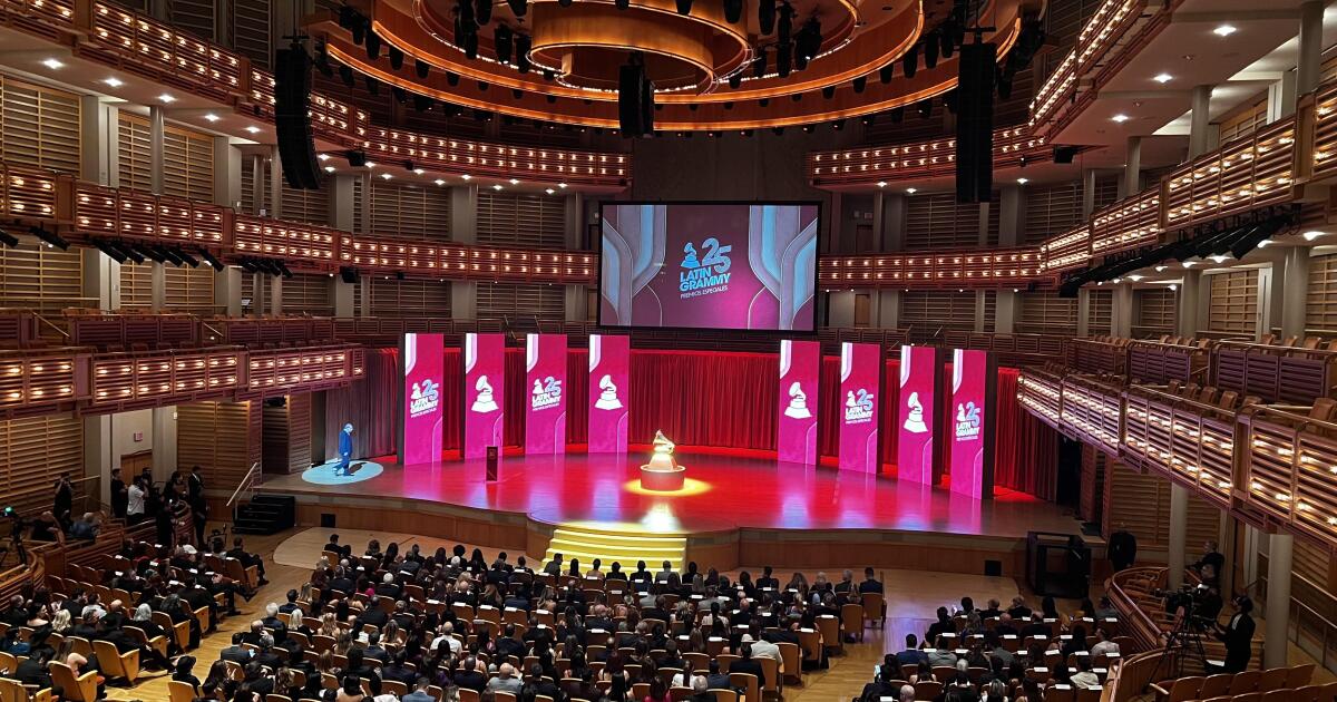 Una noche de nostagia, sorpresas y grandes emociones en los Premios Especiales de la Academia Latina