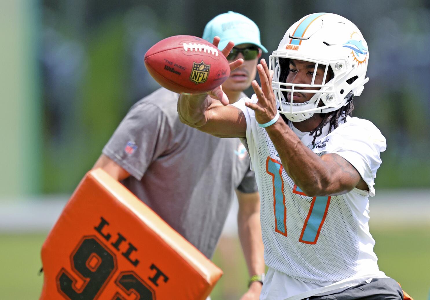 Dolphins receiver Jaylen Waddle gets health upgrade, status for