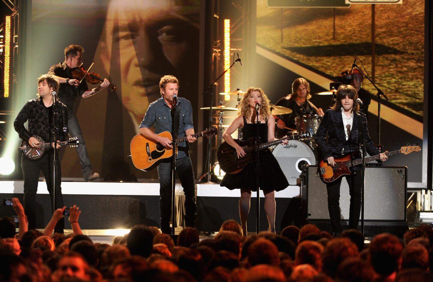 The Band Perry salutes Johnny Cash