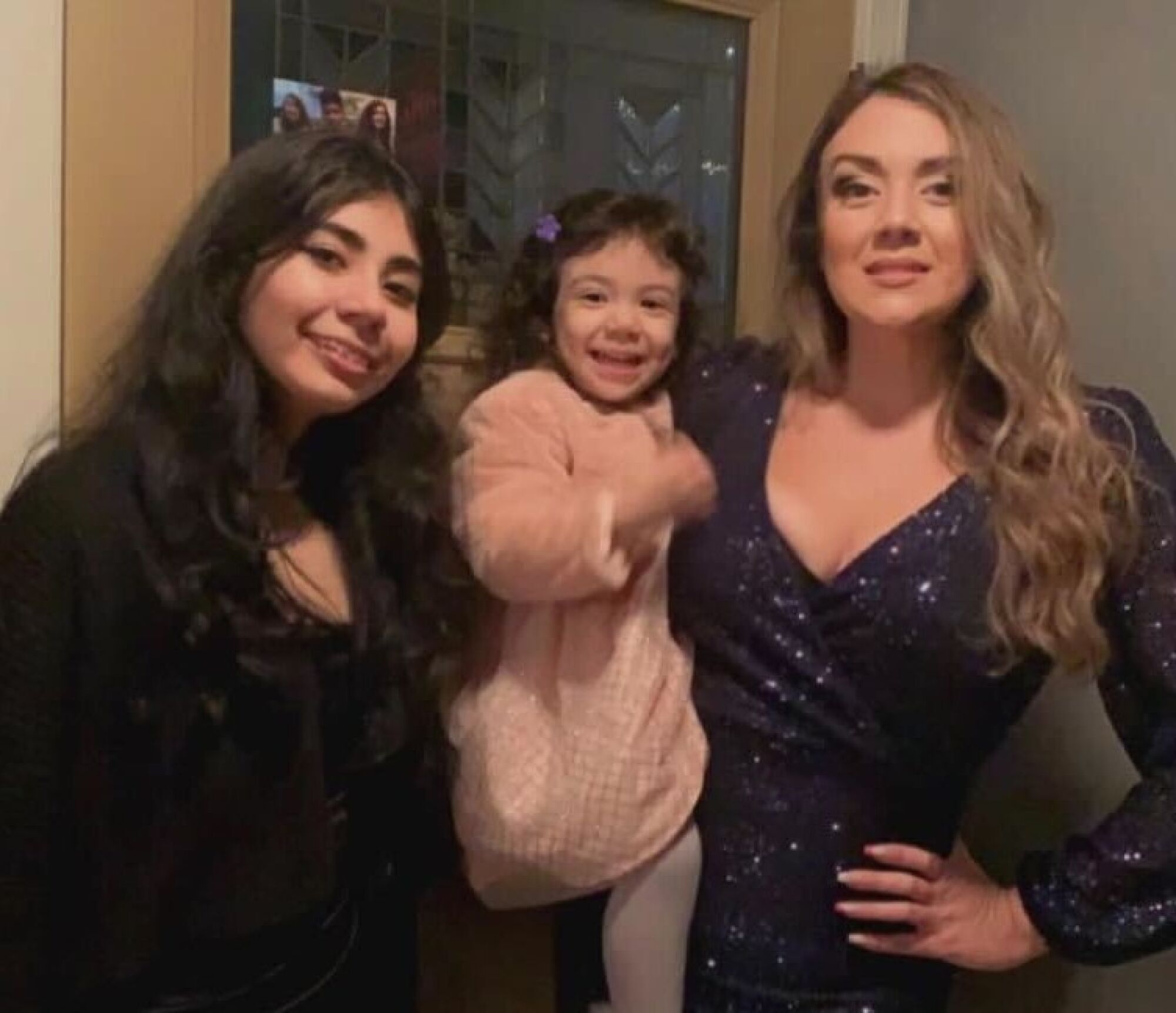 Vanessa Gutierrez and her daughters