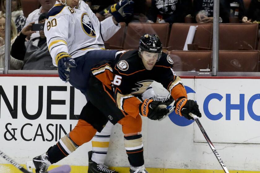 Forward Chris Stewart (30) played for the Buffalo Sabres last season. Stewart has signed with the Ducks.