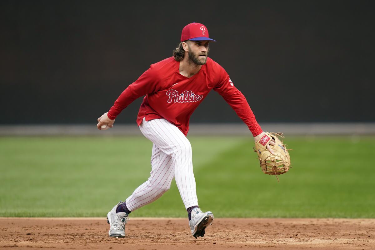 Harper's HR powers Phillies past Padres, into World Series