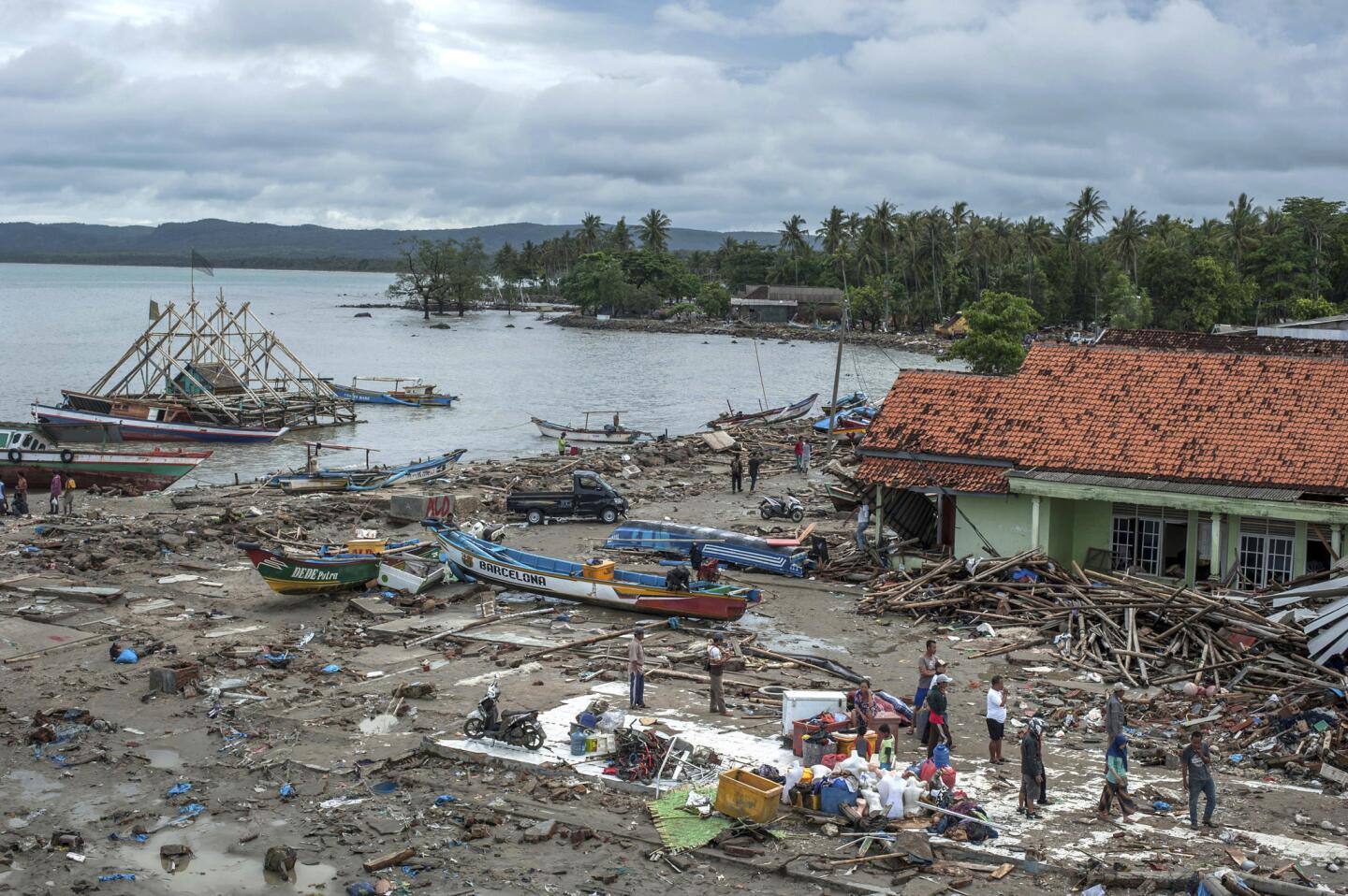 Death toll continues to rise following tsunami in Indonesia