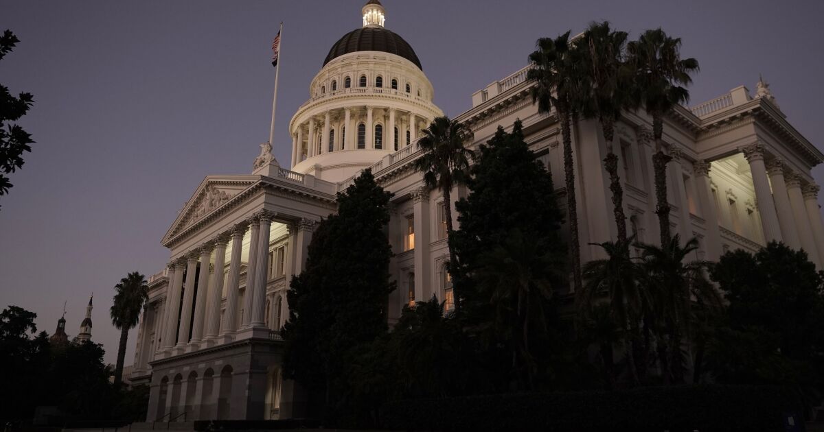 California Democrats kill 300 bills amid -billion deficit