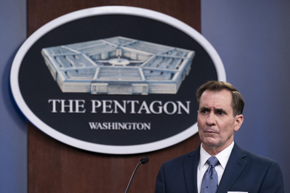 John Kirby, portavoz del Pentágono, da un informe de prensa en el Pentágono, en Washington.