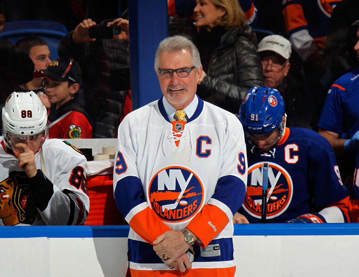 New York Islanders legend Clark Gillies is honored prior to the game against the Chicago Blackhawks.