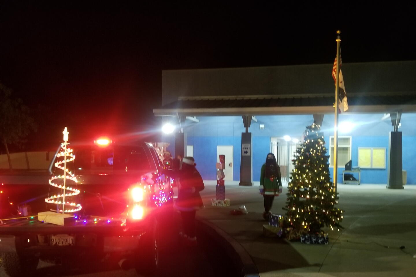 Hanson Elementary celebrates the season with Holiday Cruise Ramona