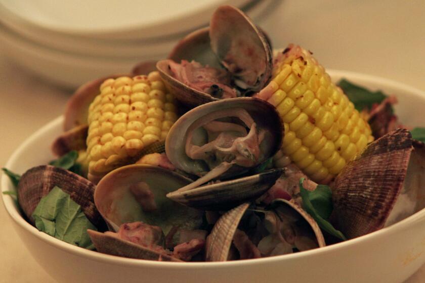 Recipe: Steamed corn with clams and bacon
